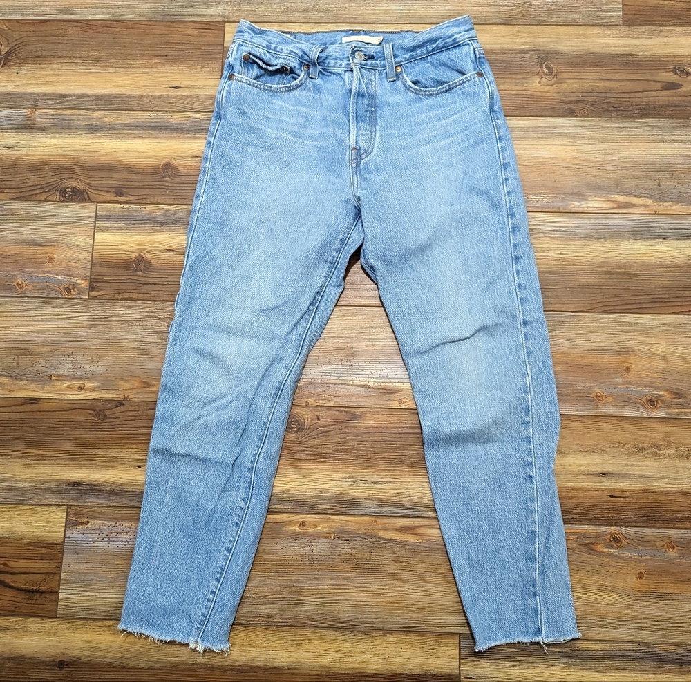 Levi's Women's Straight Leg Jeans - Light Blue Wash SZ 29